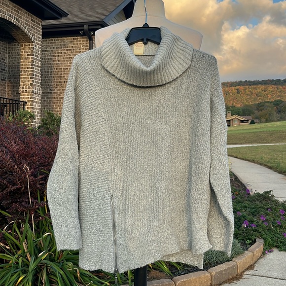 Oversized Comfy Sweater Light Gray Pullover Cowl Neck Womens Small - Picture 3 of 11